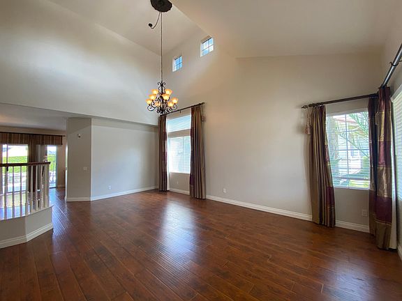 2nd image of 32074 Calle Marquis