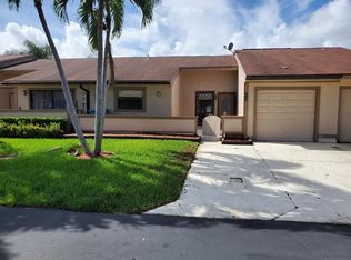 27 Winchmore Ln, Boynton Beach, FL 33426
