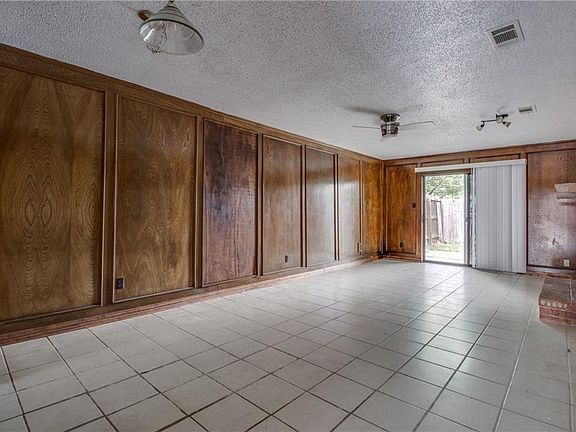 4th image of 10 Riverview Ct