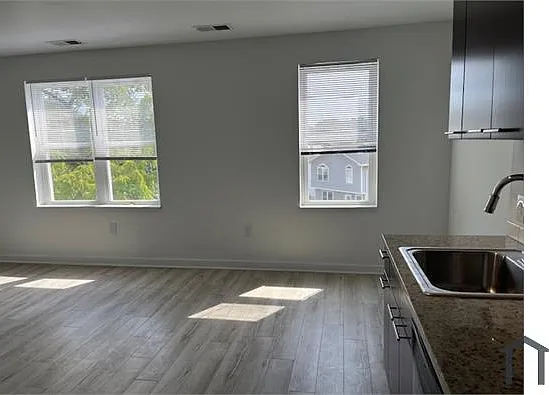 1 bed, $1,753 — Photo 2