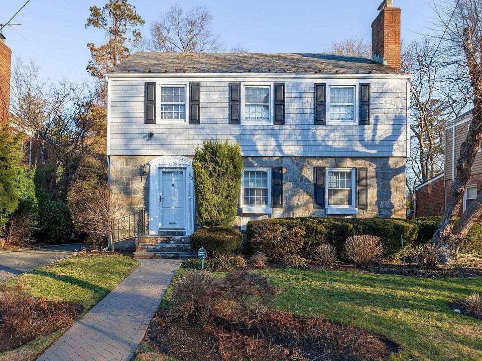 1st image of 150 Midgely Drive #1