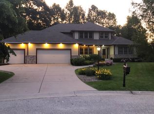 S73W15030 Candlewood Ln, Muskego, WI 53150