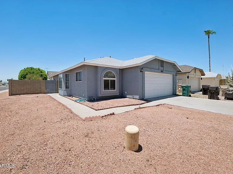 11904 N 76th Ln — Photo 1