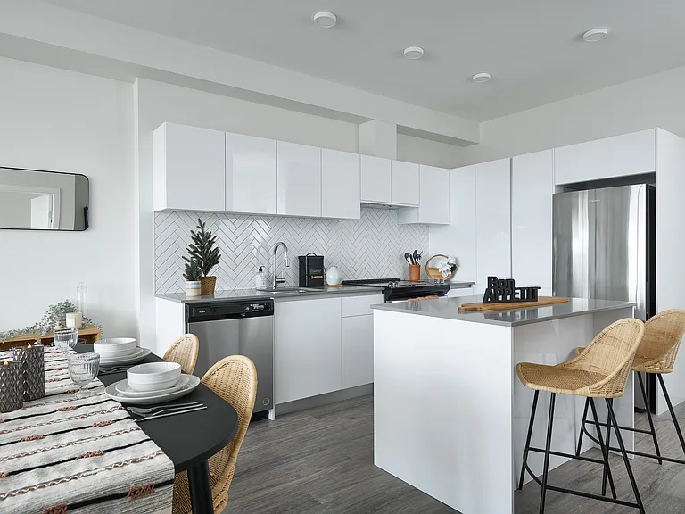 3554 Ryder Hesjedal Way — Photo 10
