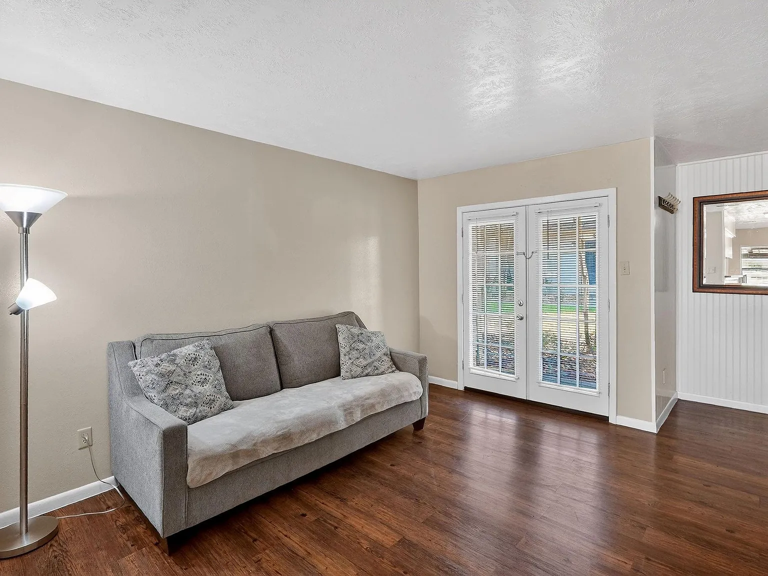 2 bed, 1.5 bath, 1088 sqft, $1,300 — Photo 3