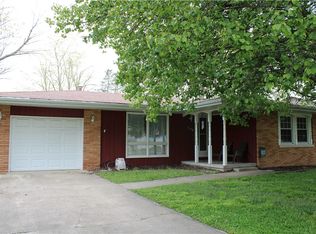1018 E Northland Dr, Shelbyville, IL 62565