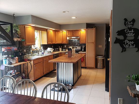 2nd image of 10638 Millstone Dr