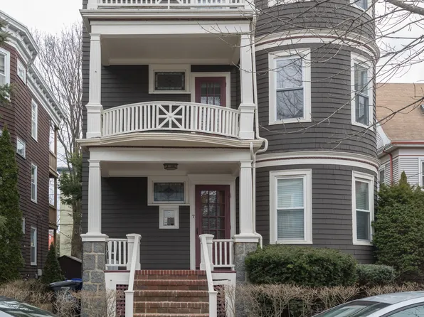 7 Chase St Floor 3, Dorchester, MA 02125