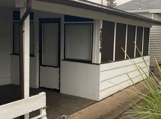 301 N Columbus Ave #1/2, Medford, OR 97501