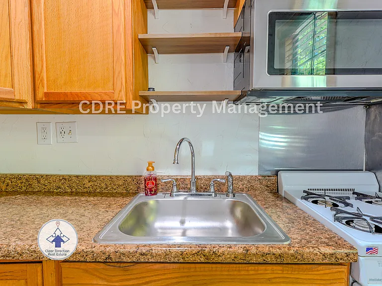 422 Washington St — Photo 14