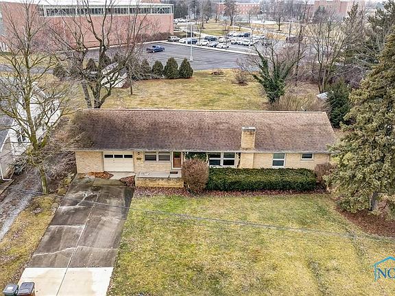 2nd image of 409 W Elm St