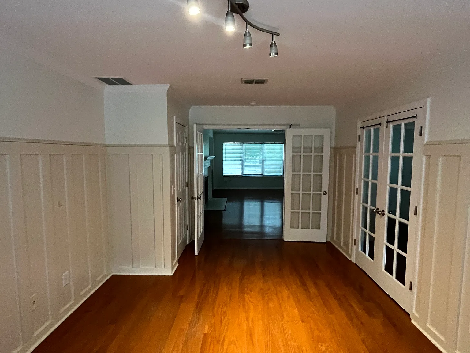 4 bed, 2236 sqft, $3,100 — Photo 2