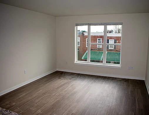 Renaissance Row — Photo 15