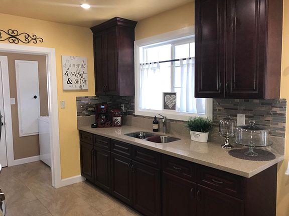 4th image of 4149 Knoxville Ave