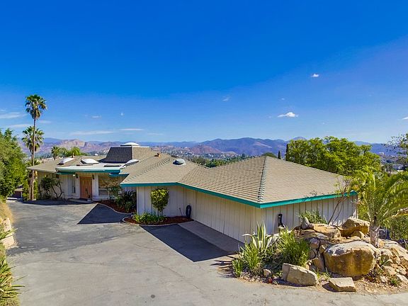 3rd image of 11183 Rolling Hills Dr
