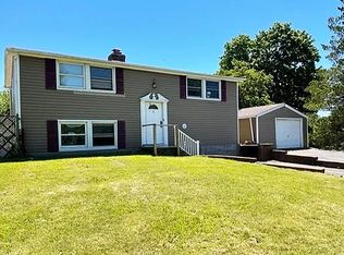 2 Freshman Ln, Stony Brook, NY 11790