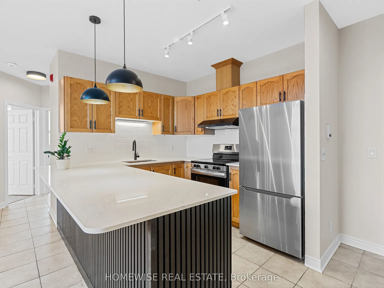 2 bed, $2,595 — Photo 2