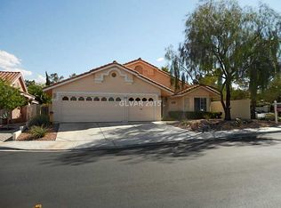 8205 Arch Bay Ln, Las Vegas, NV 89128