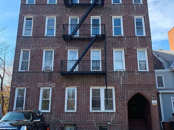 5th image of 862 E 17th St #9