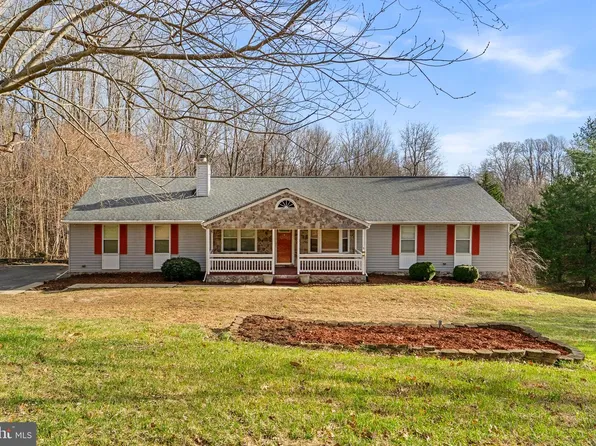 8261 Frances Ln, Owings, MD 20736