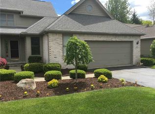 29 Pine Valley Rd, Holland, OH 43528