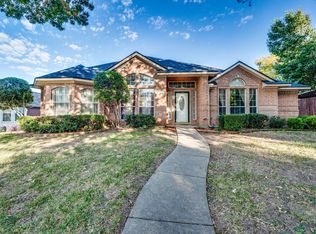109 Indian Hills Dr, Waxahachie, TX 75165