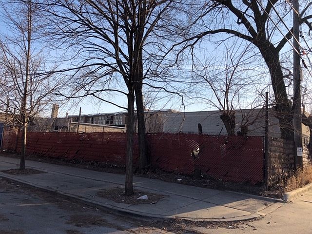 2nd image of 835 W 35th St