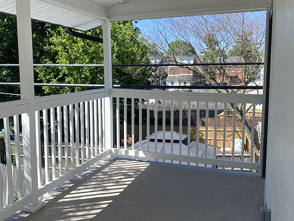 4th image of 27 W Ferdinand St #11594184