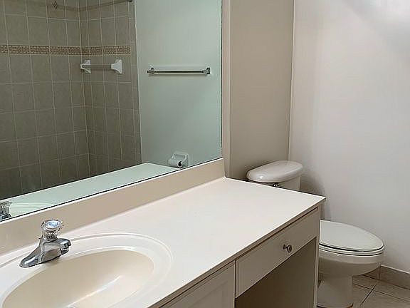 3rd image of 529 E Sheridan St #1061
