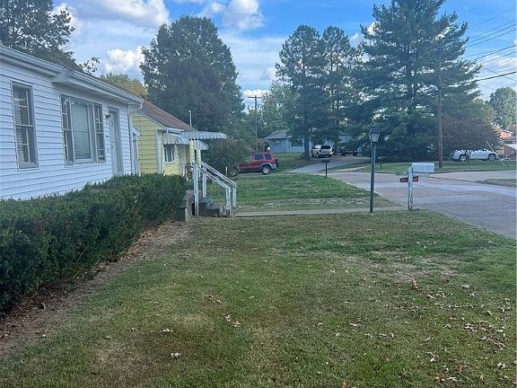 3rd image of 1411 Newberry Dr