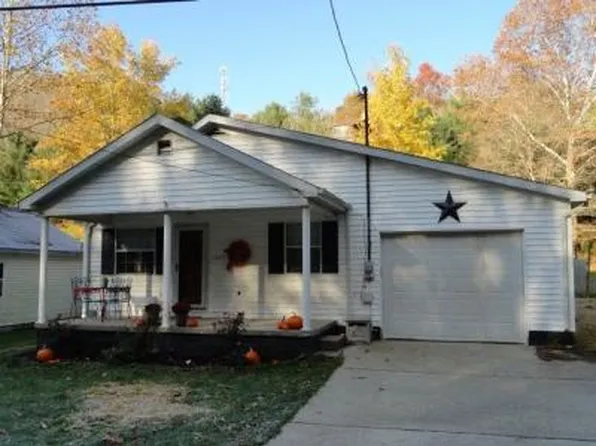 705 Johns Creek Rd, Milton, WV 25541