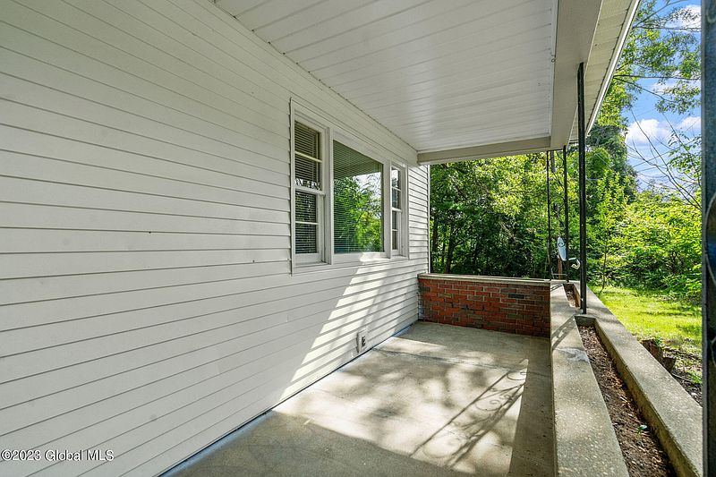 5th image of 2823 Troy Schenectady Road