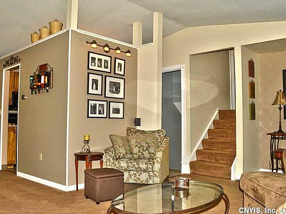 4th image of 8076 Evesborough Dr