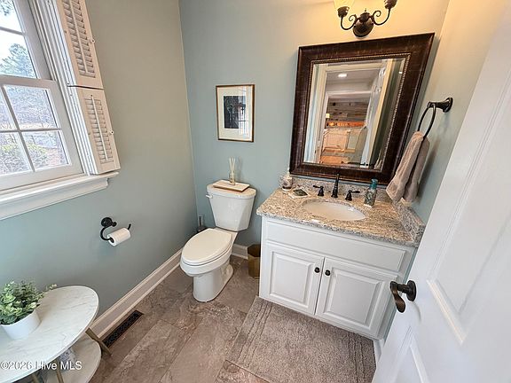 5th image of 4927 Country Club Drive N