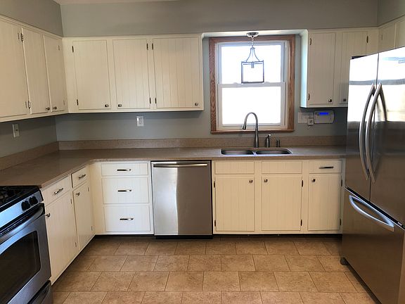 4th image of 141 Valley Dr