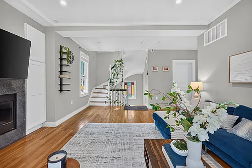 44 Worley St #2 Photo 1
