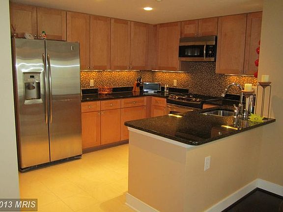 2nd image of 5 Park Pl APT 204