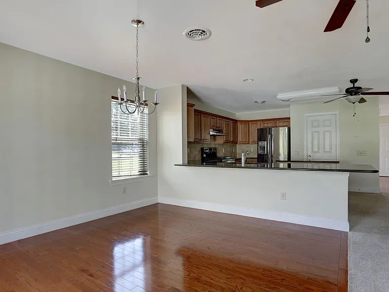 312 Sleepy Hollow Dr — Photo 16