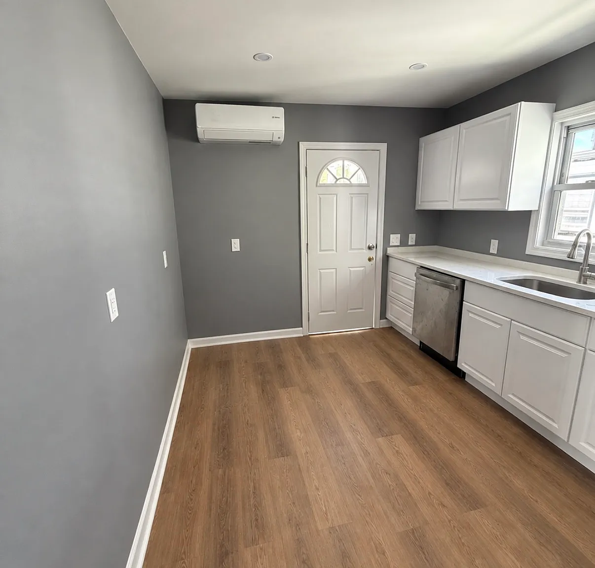 5 bed, 1150 sqft, $4,150 — Photo 3