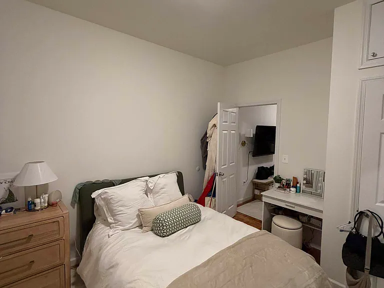 405 E 90th St #5B — Photo 8
