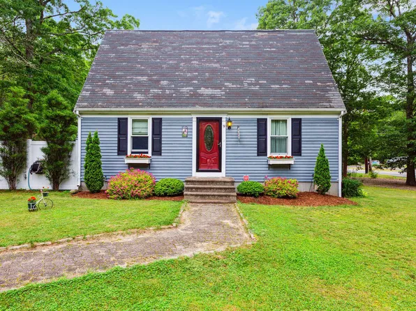 9 Jones Road, Mashpee, MA 02649