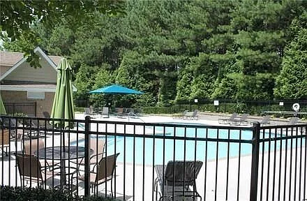 3082 Brockenhurst Dr — Photo 27