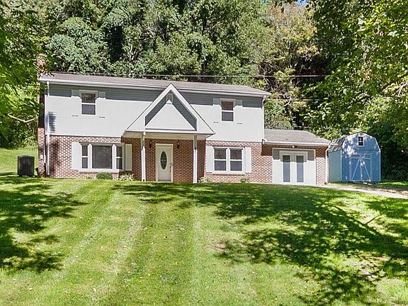 2nd image of 157 Evergreen Ln NW