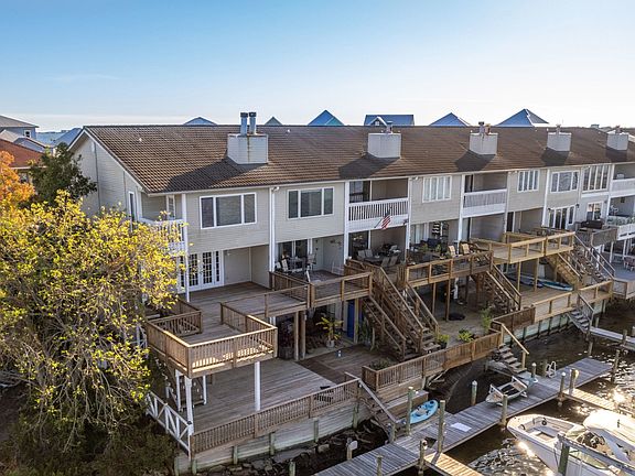 4th image of 202 Snug Harbour Dr
