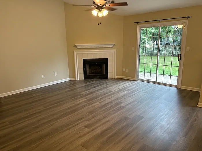 16 Pipers Glen Ct — Photo 4
