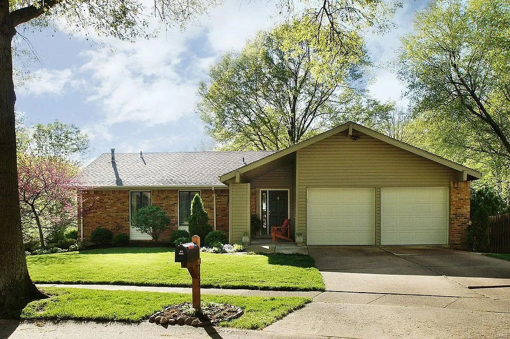 753 Memoir Ln photo 1