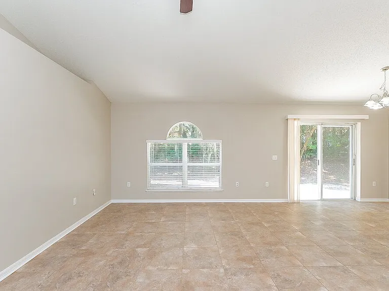 1159 Newcomb Ave — Photo 3
