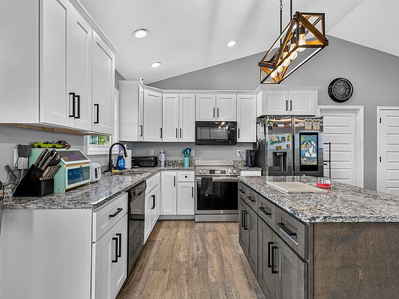 5th image of 213 Waterway Dr