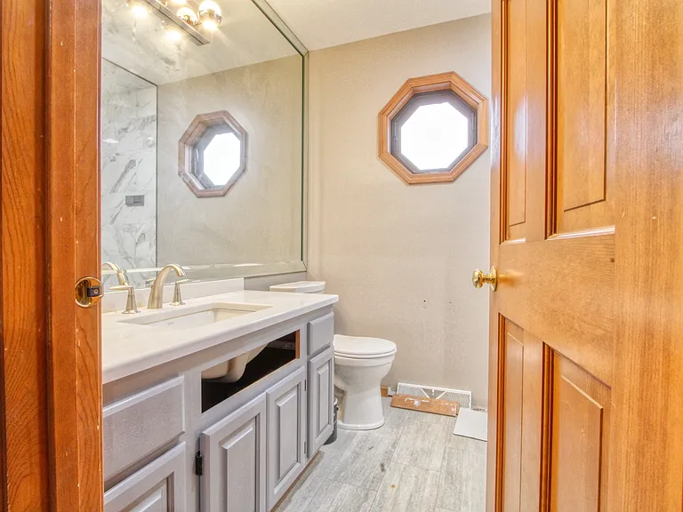 72 Delaney Ave — Photo 9