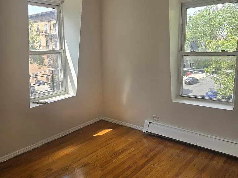 509 Hancock St #3R — Photo 7